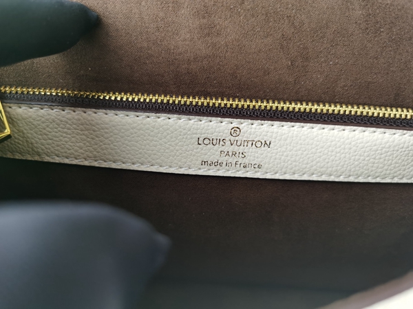 ルイヴィトンバッグ着用イメージ